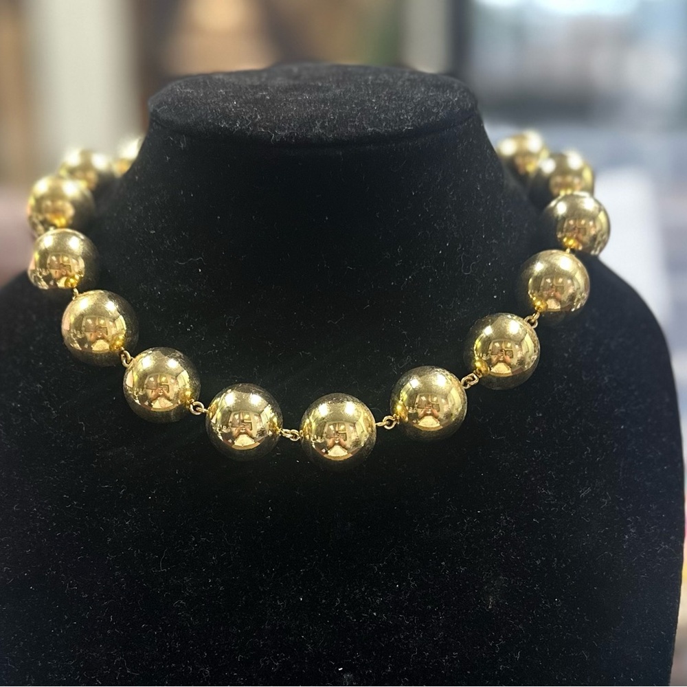 Elegant Gold Beaded Necklace